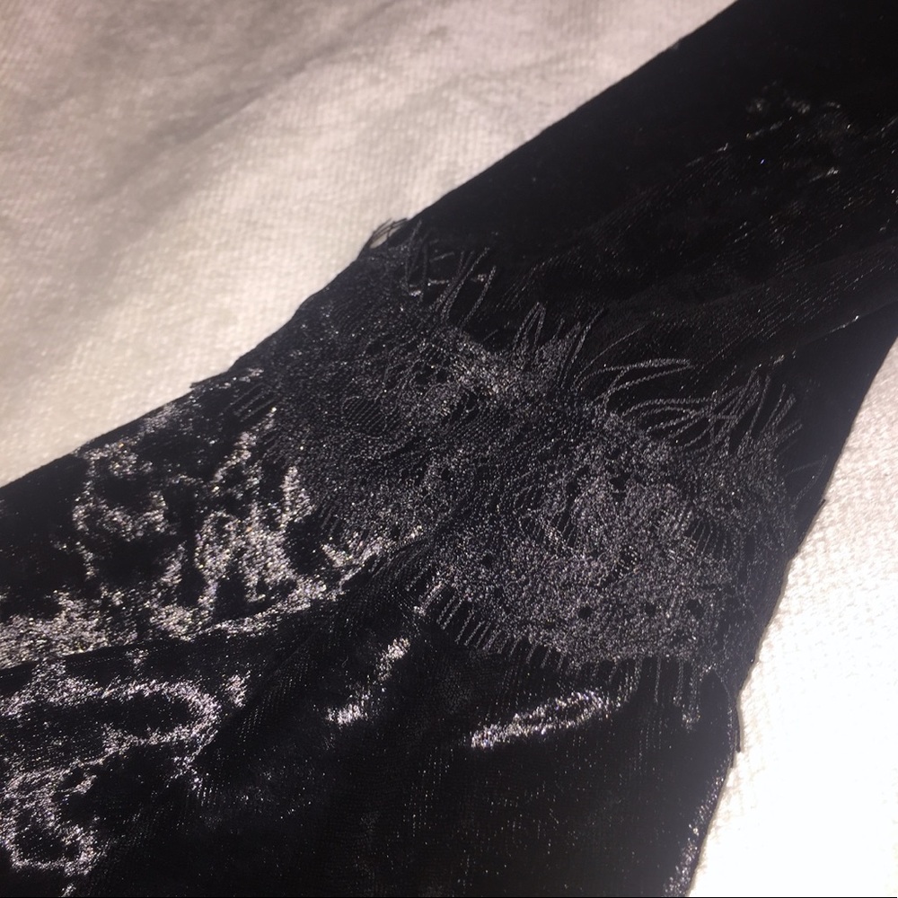 ALMOST FAMOUS Black long sleeve velvet top - Picture 4 of 8